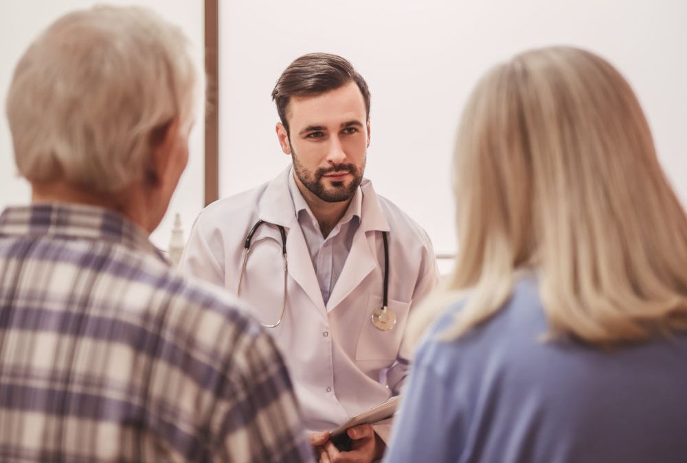 Paziente con maculopatia diabetica, caregiver e medico